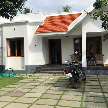 Beautiful Village House With All Facilities. Alappuzha ภายนอก รูปภาพ