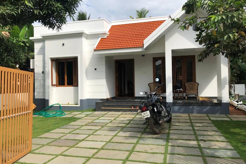 Beautiful Village House With All Facilities. Alappuzha ภายนอก รูปภาพ